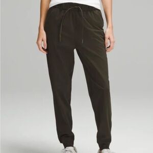 Lululemon Stretch High Rise Jogger NWT